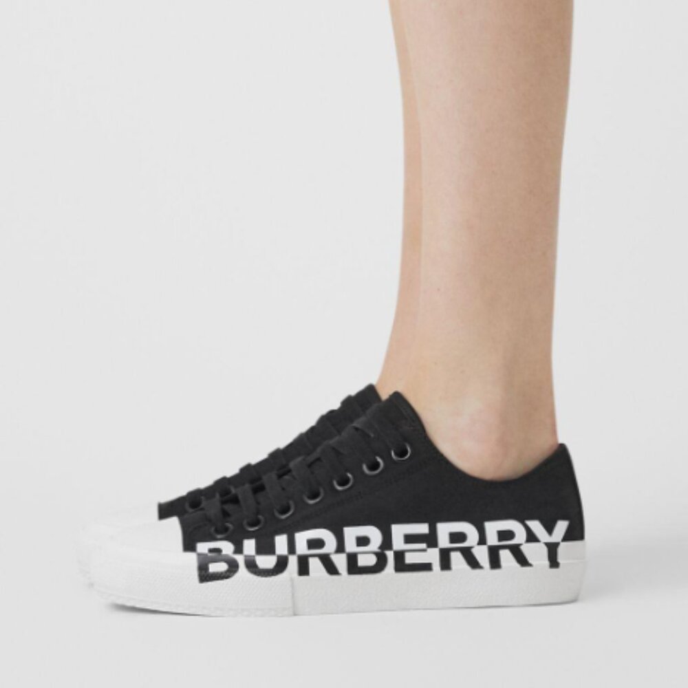 Burberry Larkhall Canvas Sneakers – Women’s 6.5